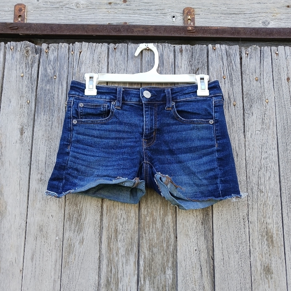 American Eagle Shorts Size 2 Womens Shortie Super Stretch Low Rise Blue Denim